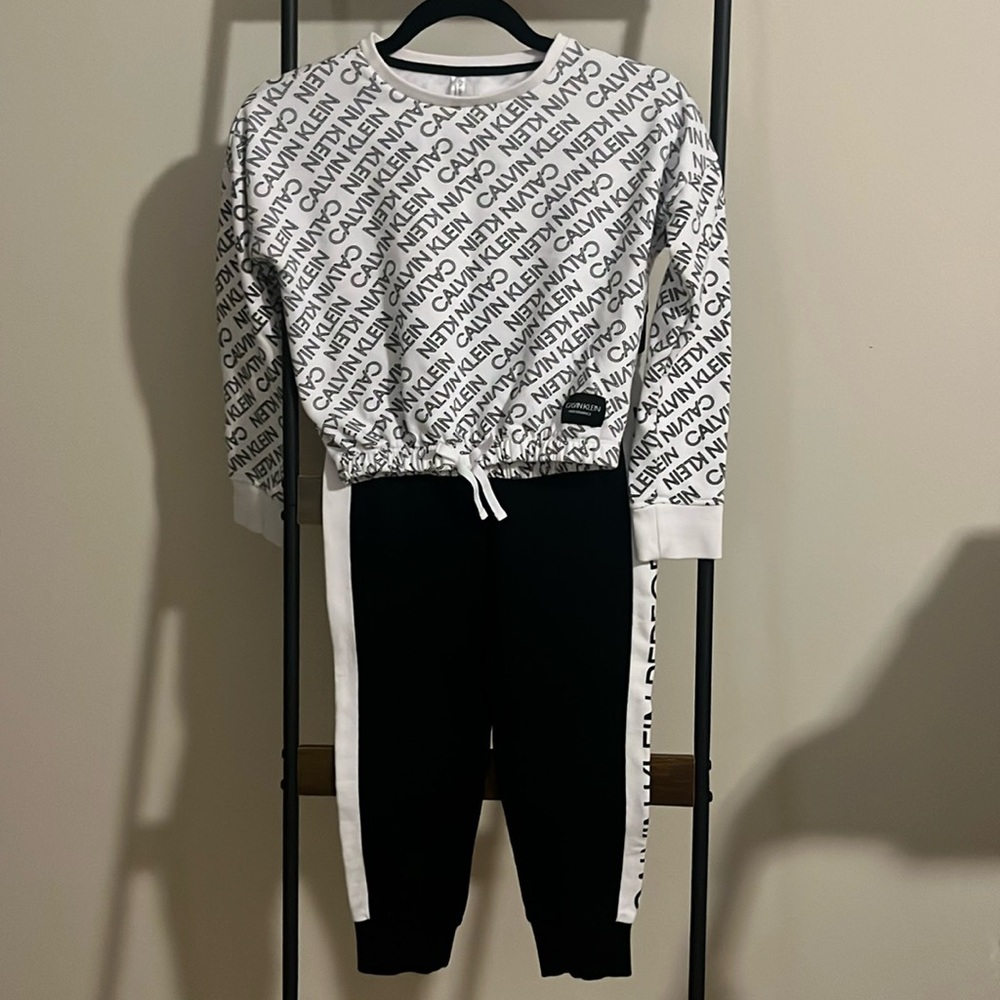 Size 8-10 matching set Calvin Klein girls sweater and joggers